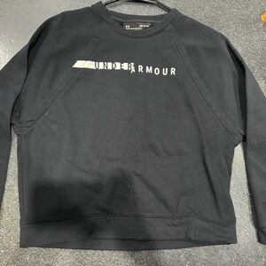 Under Armour Black Long Sleeve Tee Slightly Cropped